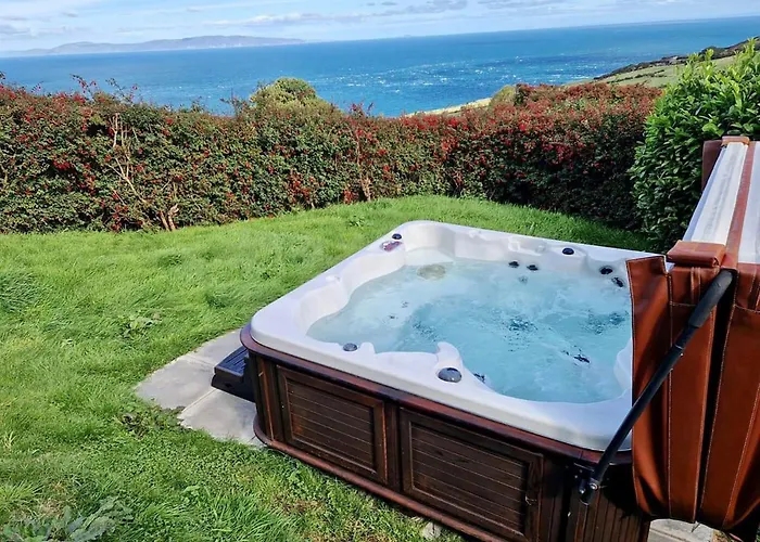Torr Lodge- Luxury Log Cabin With Private Hot Tub!