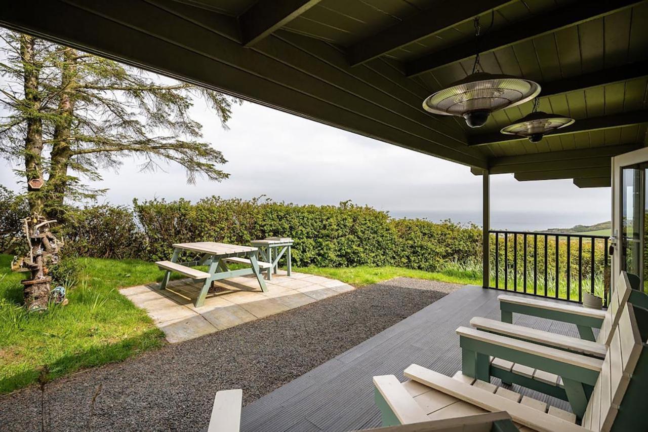 Torr Lodge- Luxury Log With Private Hot Tub! * Ballycastle