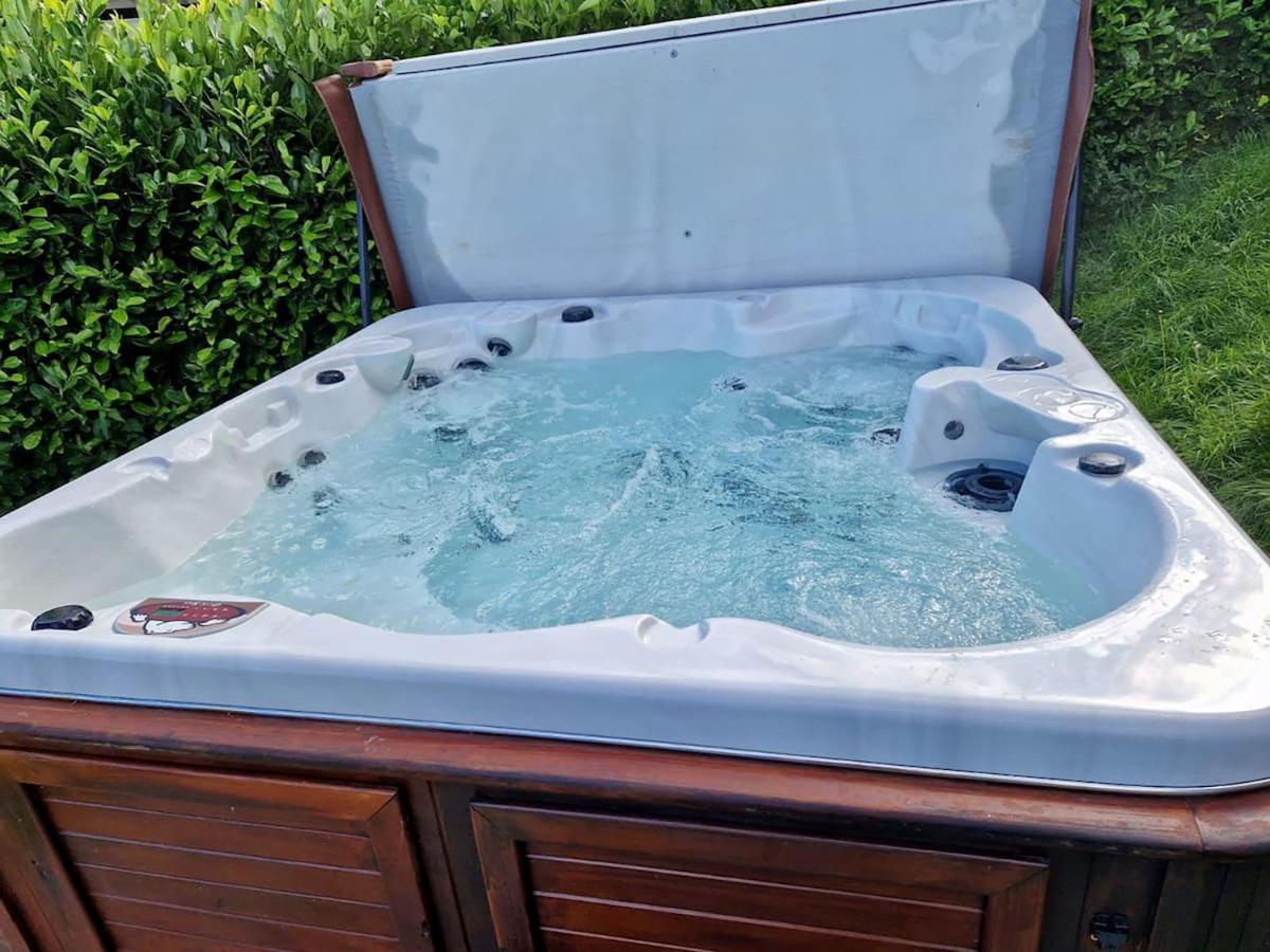 Chalet Torr Lodge- Luxury Log With Private Hot Tub! *
