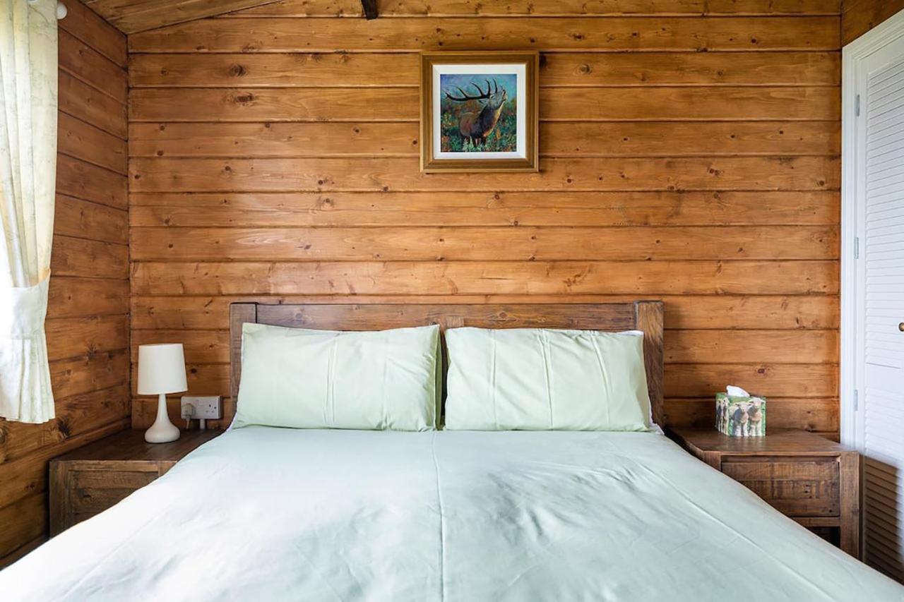 Torr Lodge- Luxury Log With Private Hot Tub! *