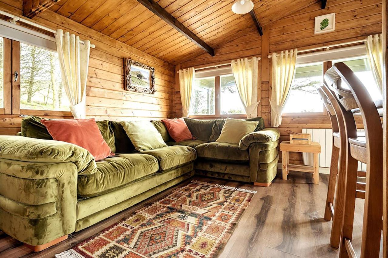 Torr Lodge- Luxury Log With Private Hot Tub! * Ballycastle